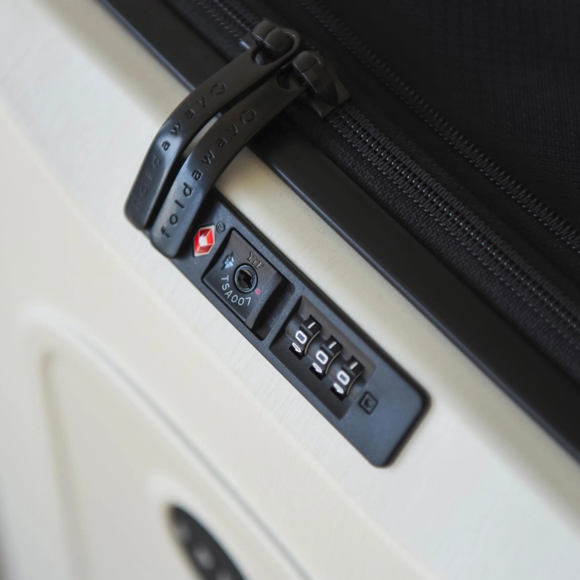 senz° foldaway｜ 旅も日常も軽くなる、折りたたみ式スーツケース - Image 19