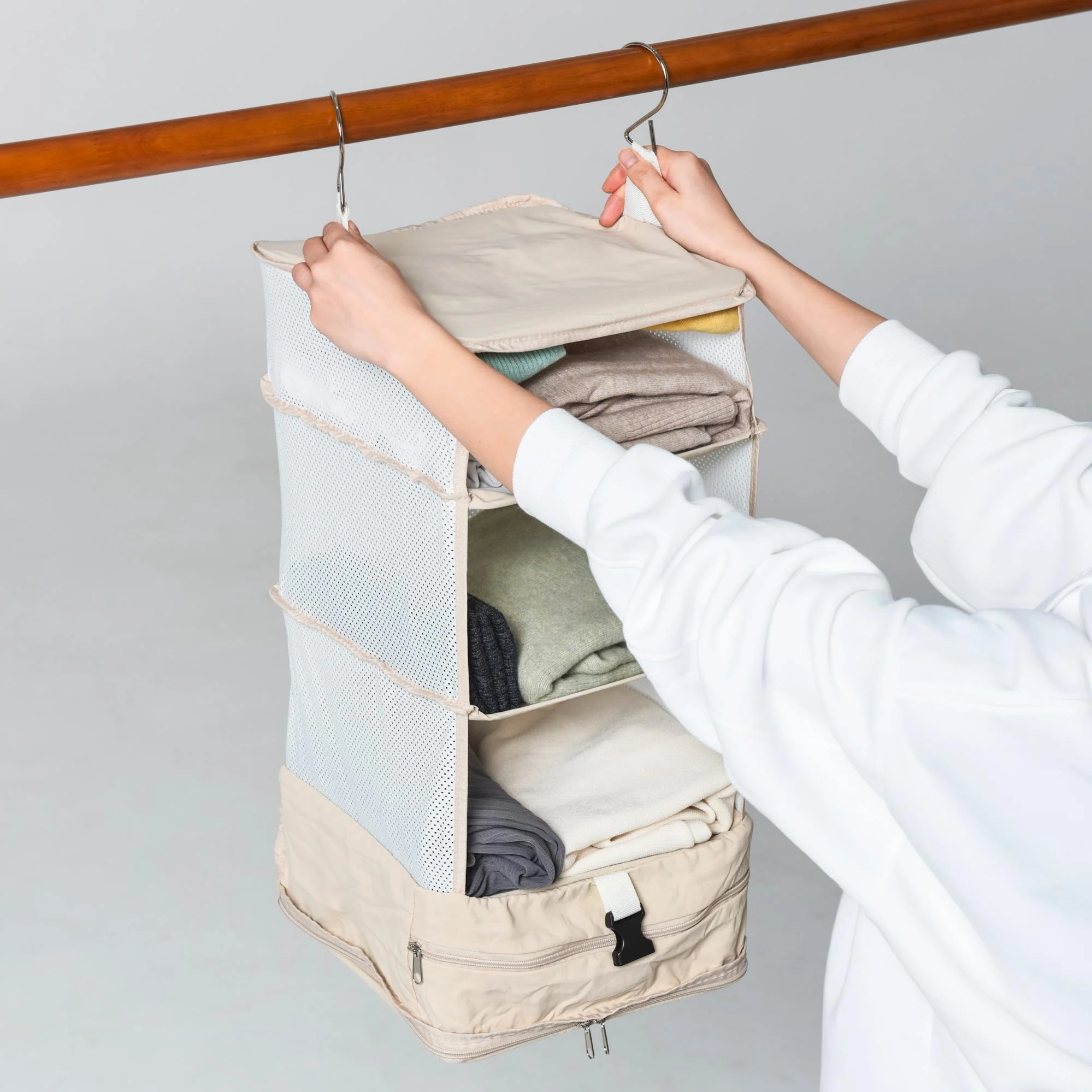 圧縮吊り下げトラベルポーチ｜荷物すっきり圧縮。旅先では吊るすだけ - Image 11