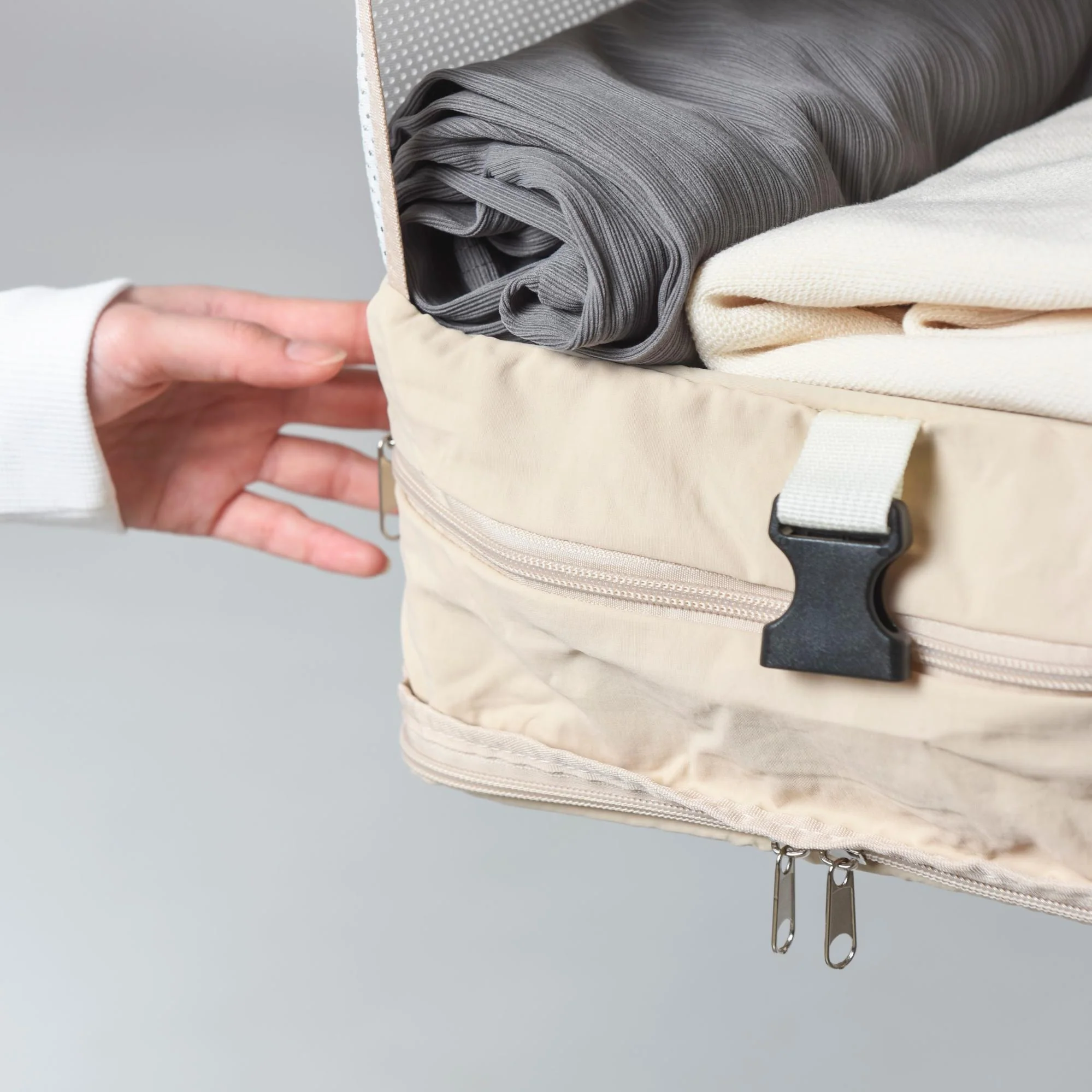 圧縮吊り下げトラベルポーチ｜荷物すっきり圧縮。旅先では吊るすだけ - Image 18
