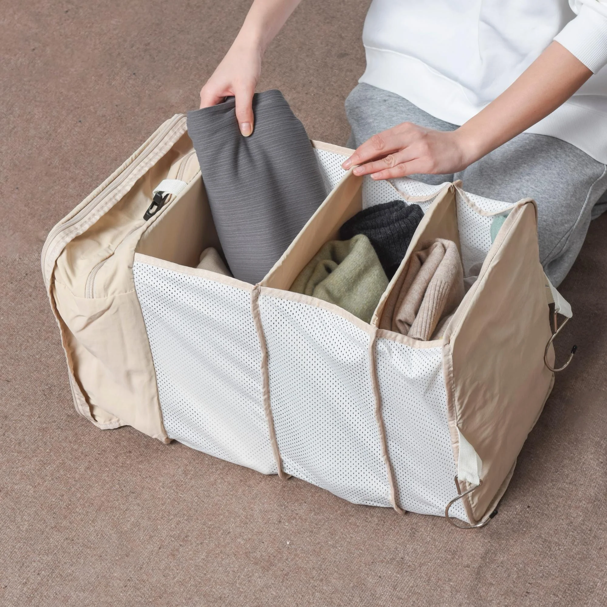 圧縮吊り下げトラベルポーチ｜荷物すっきり圧縮。旅先では吊るすだけ - Image 5